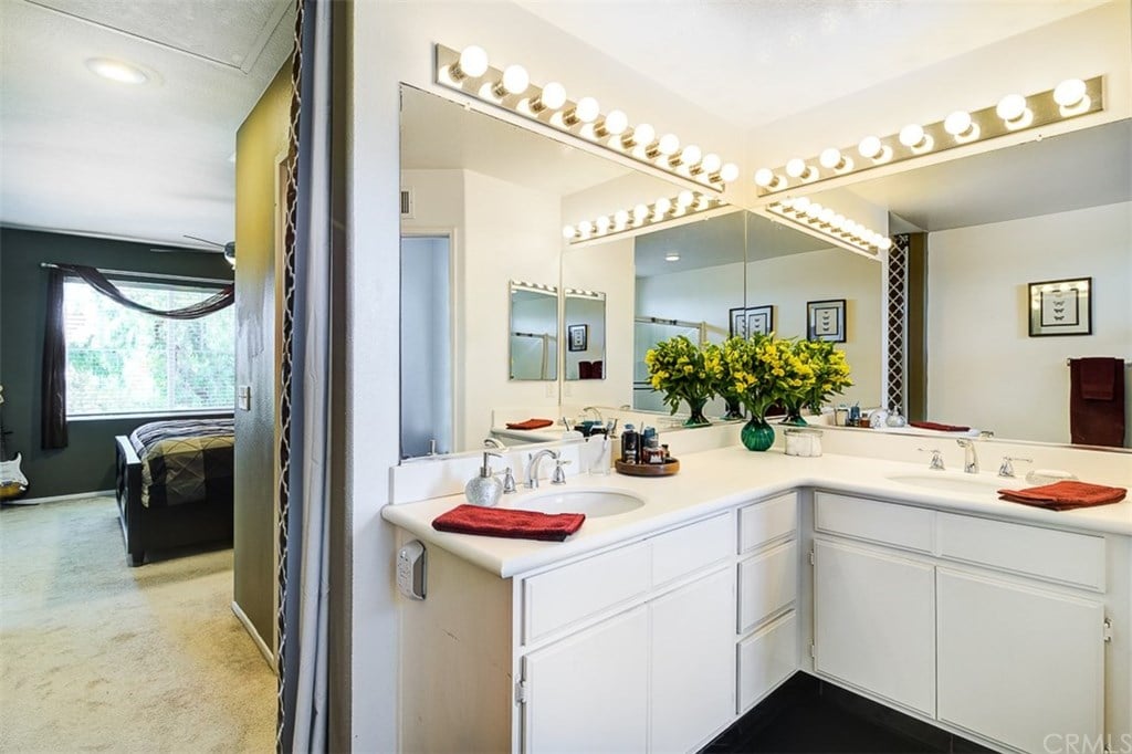7461 Shelter Cove Cir