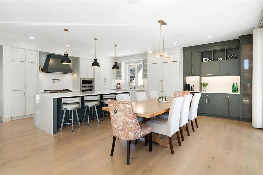 73 N Waters Edge Gdns