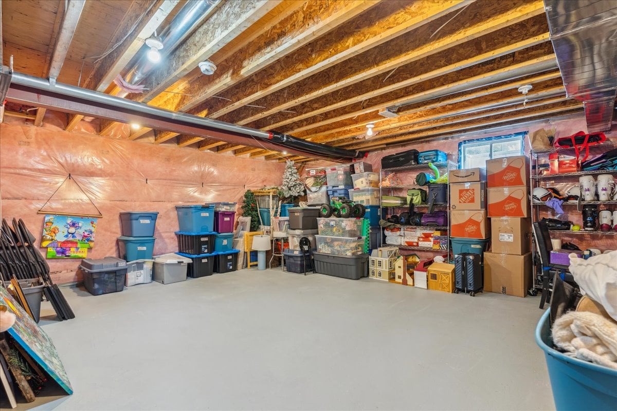 16 Goodwood St, Uxbridge