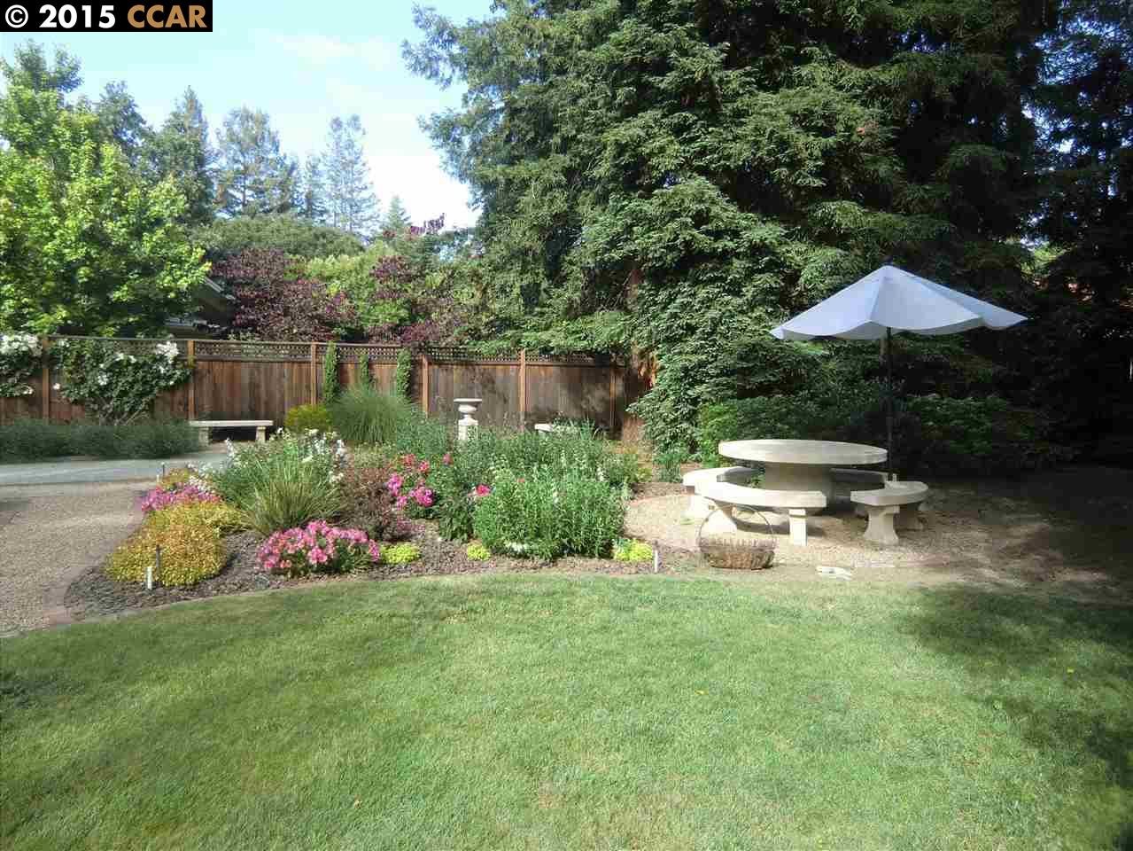 4 Corwin Dr