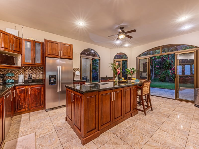 Villa Pacifica: Luxury Oceanview Retreat Steps from the Beach