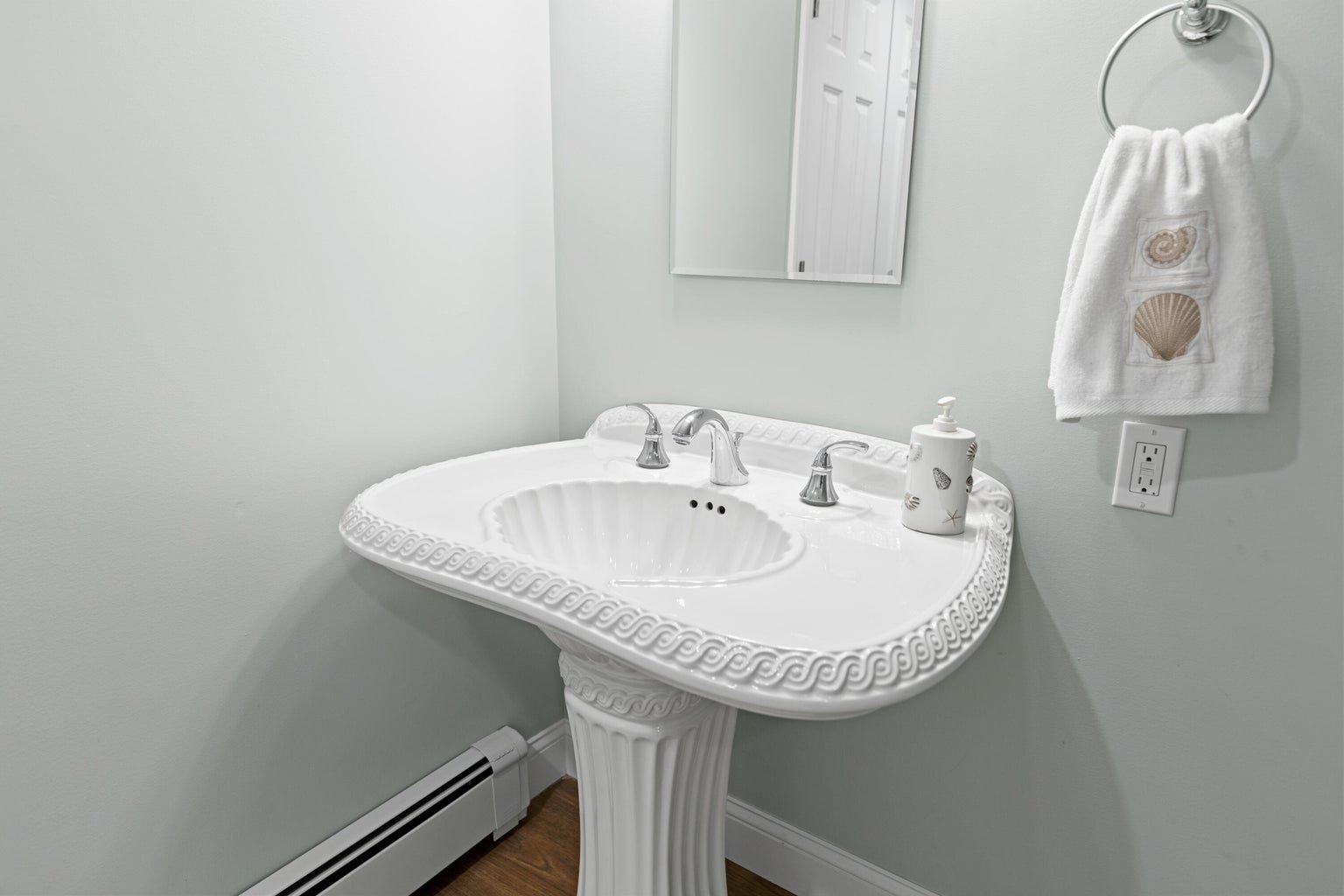17 Atlantic Drive, Unit #: 17B