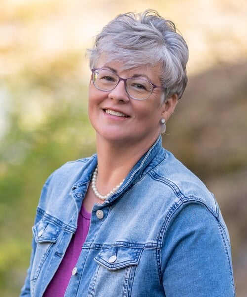 Deborah Warren Plains, MT Real Estate Agent Headshot