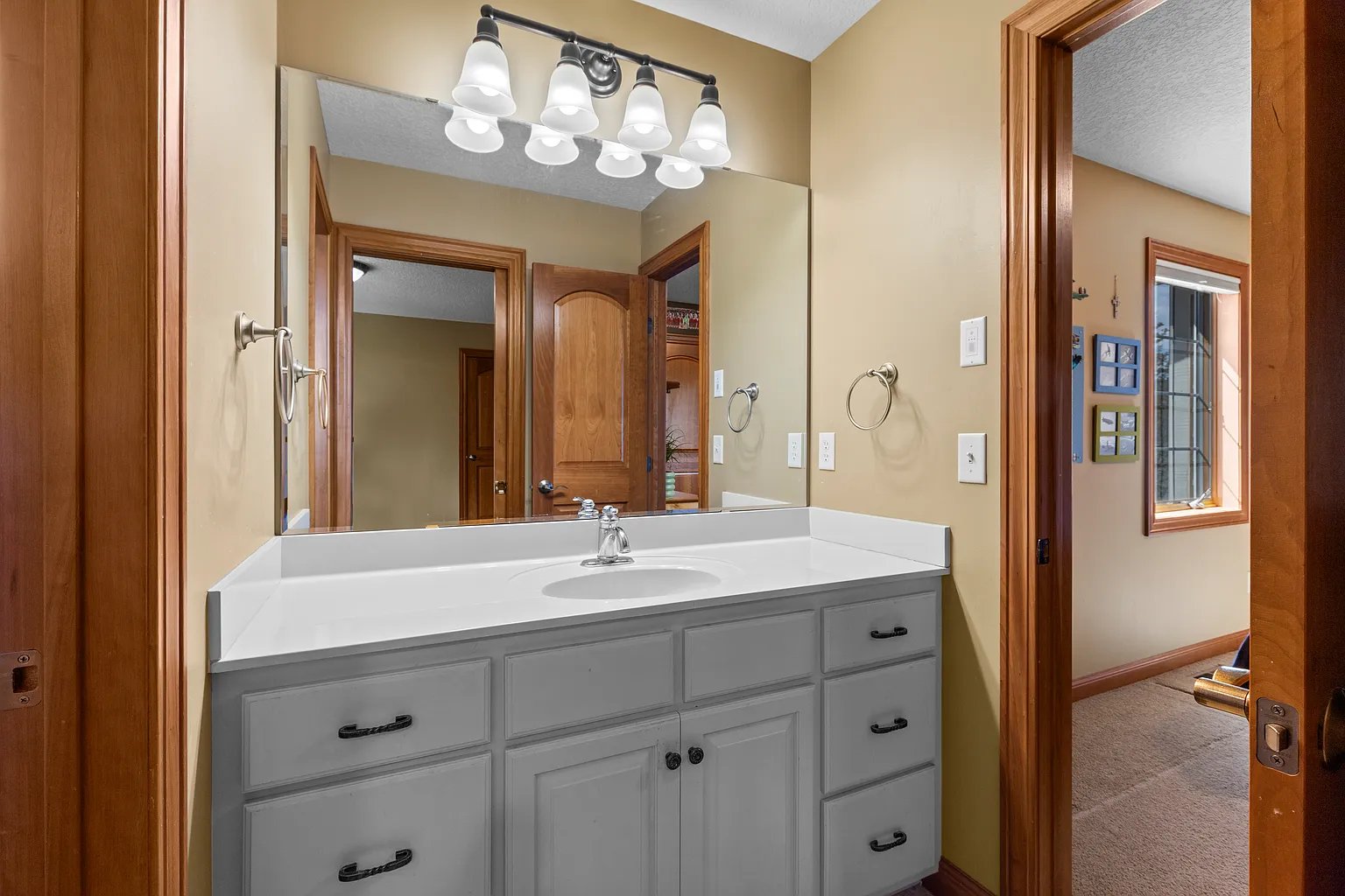 Hanson-Built Model Home on Quiet Cul-De-Sac