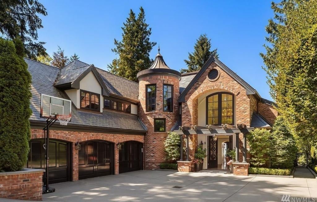 🏡 Why High-End Buyers Think Differently About Real Estate