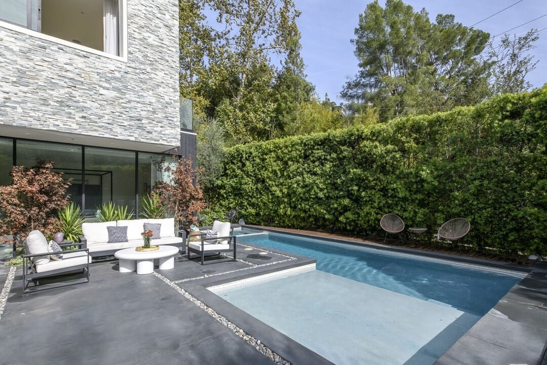 Pinnacle Manor, Willow Glen Rd, 90046