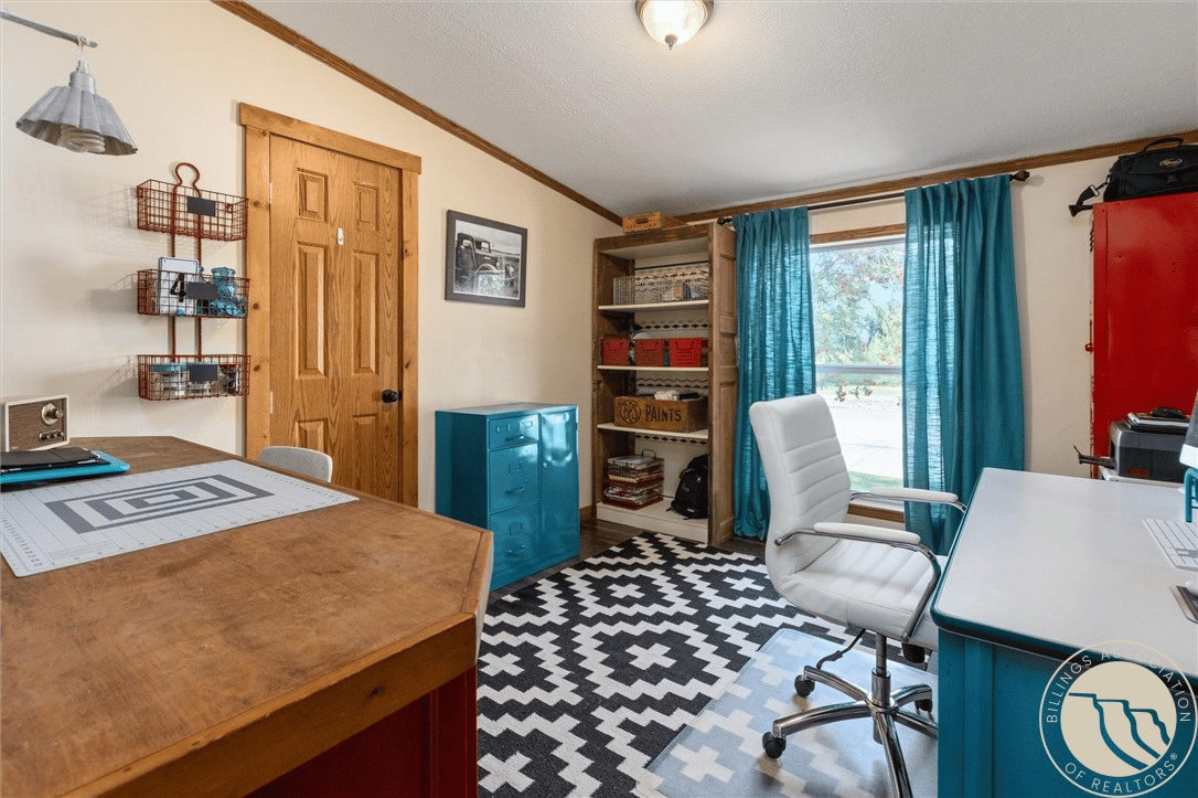3110 Falcon Cir