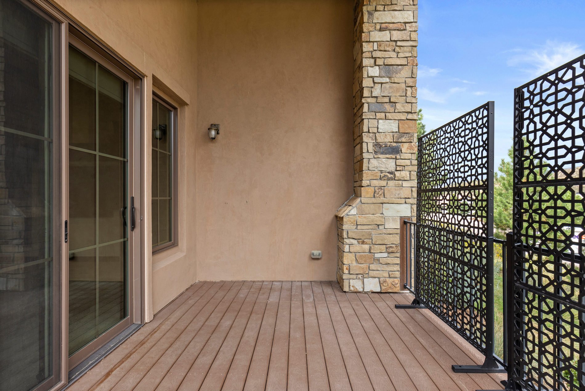 8122 Raphael Lane