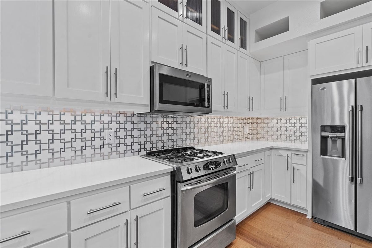 2610 Del Curto Road 2