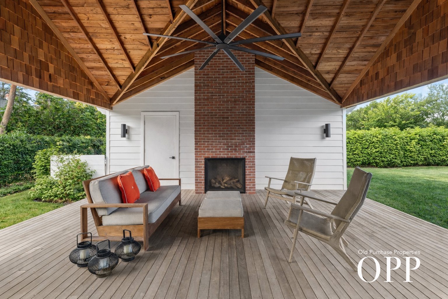 A MODERN SANCTUARY IN AN EXQUISITE LOCATION
