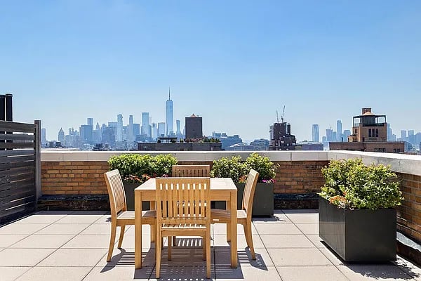 161 W 16th St #15H