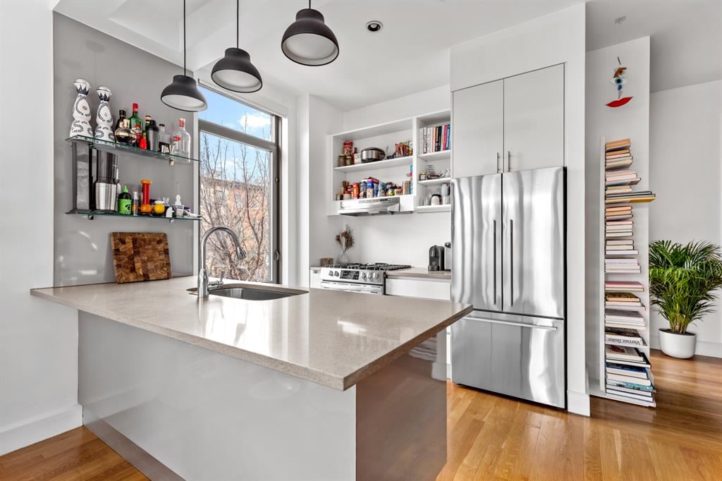 315 GATES Avenue 2E