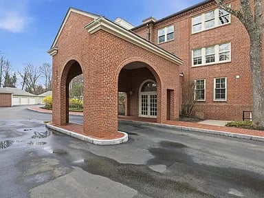 83 Church St APT 15