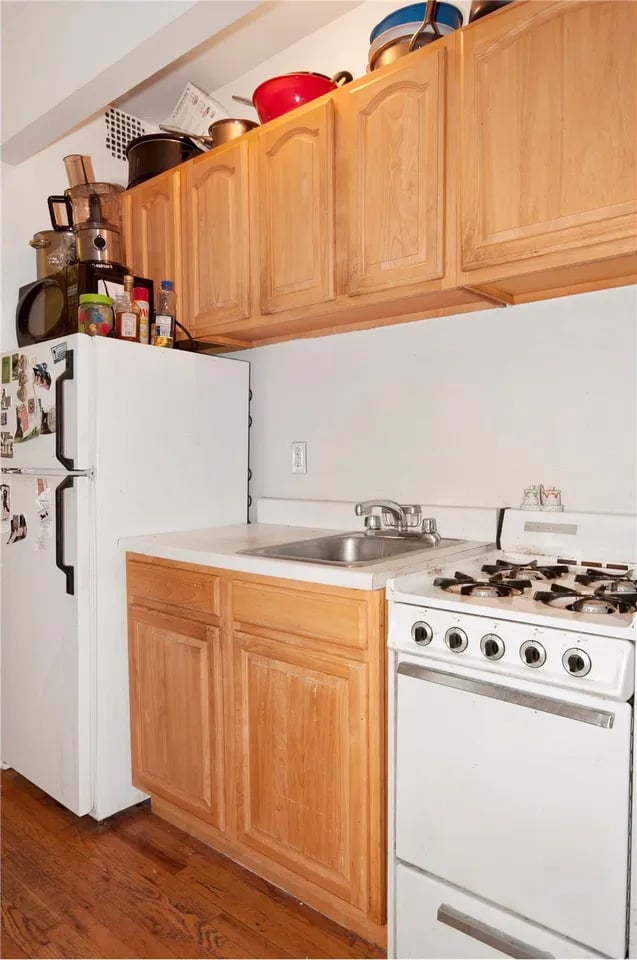 233 E 82nd St Unit 3B