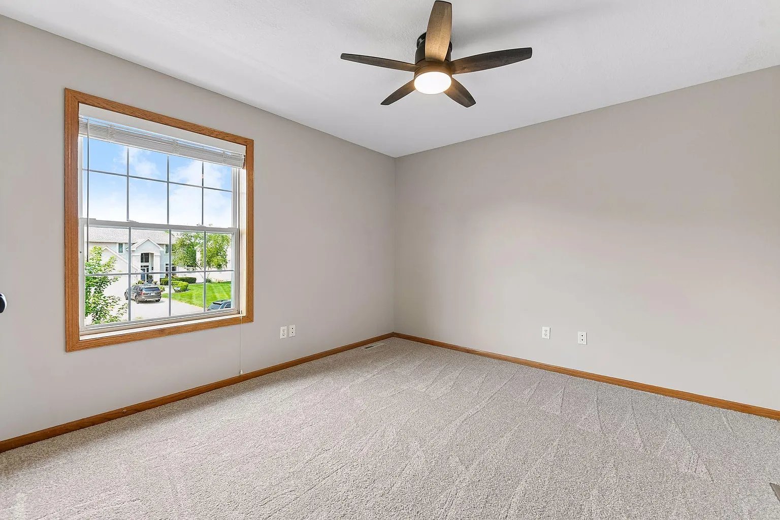 Stunning 2-Story in Springfield Community