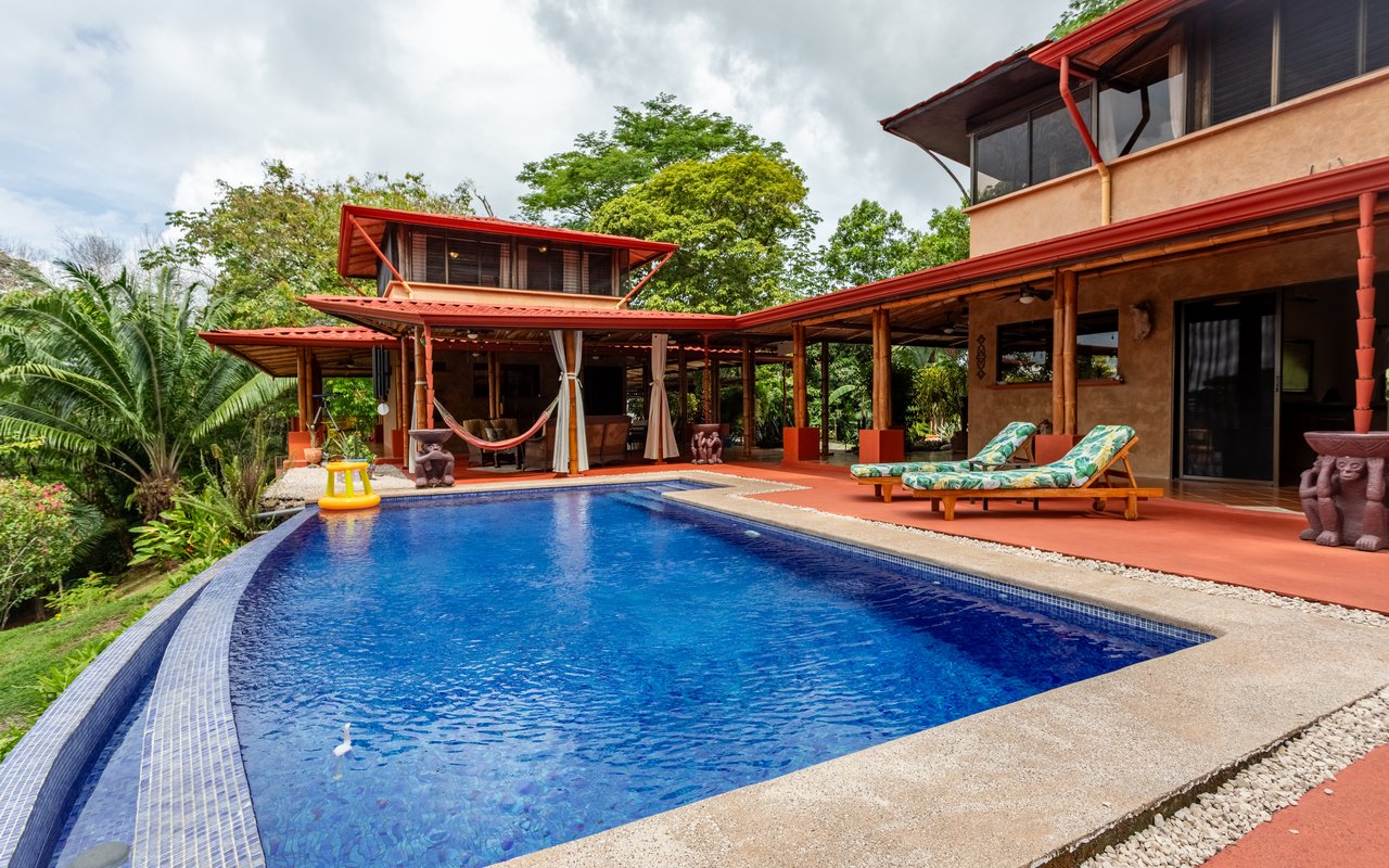 Tropical Getaway with Two Villas and Lush Gardens Near the Heart of Uvita