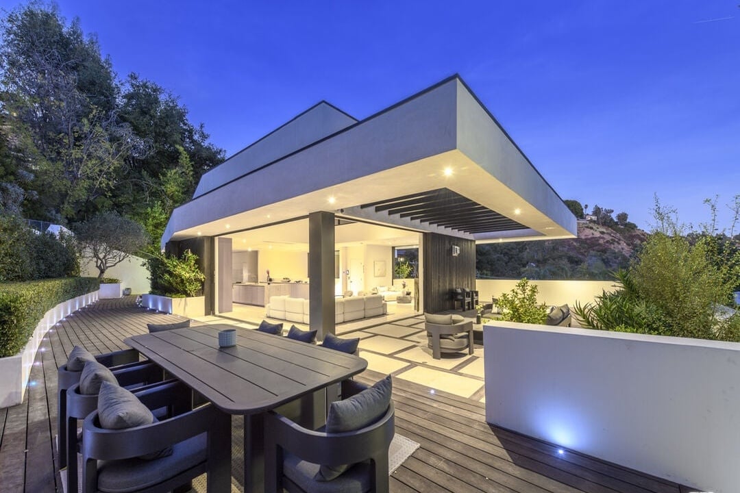 Pinnacle Manor, Willow Glen Rd, 90046