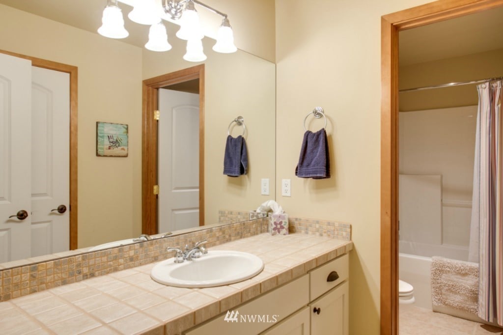101 W Marine View Pl
