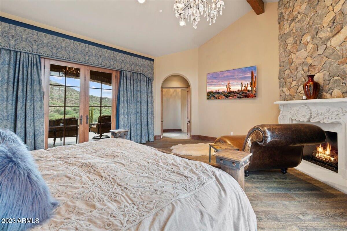 9514 E Madera Dr