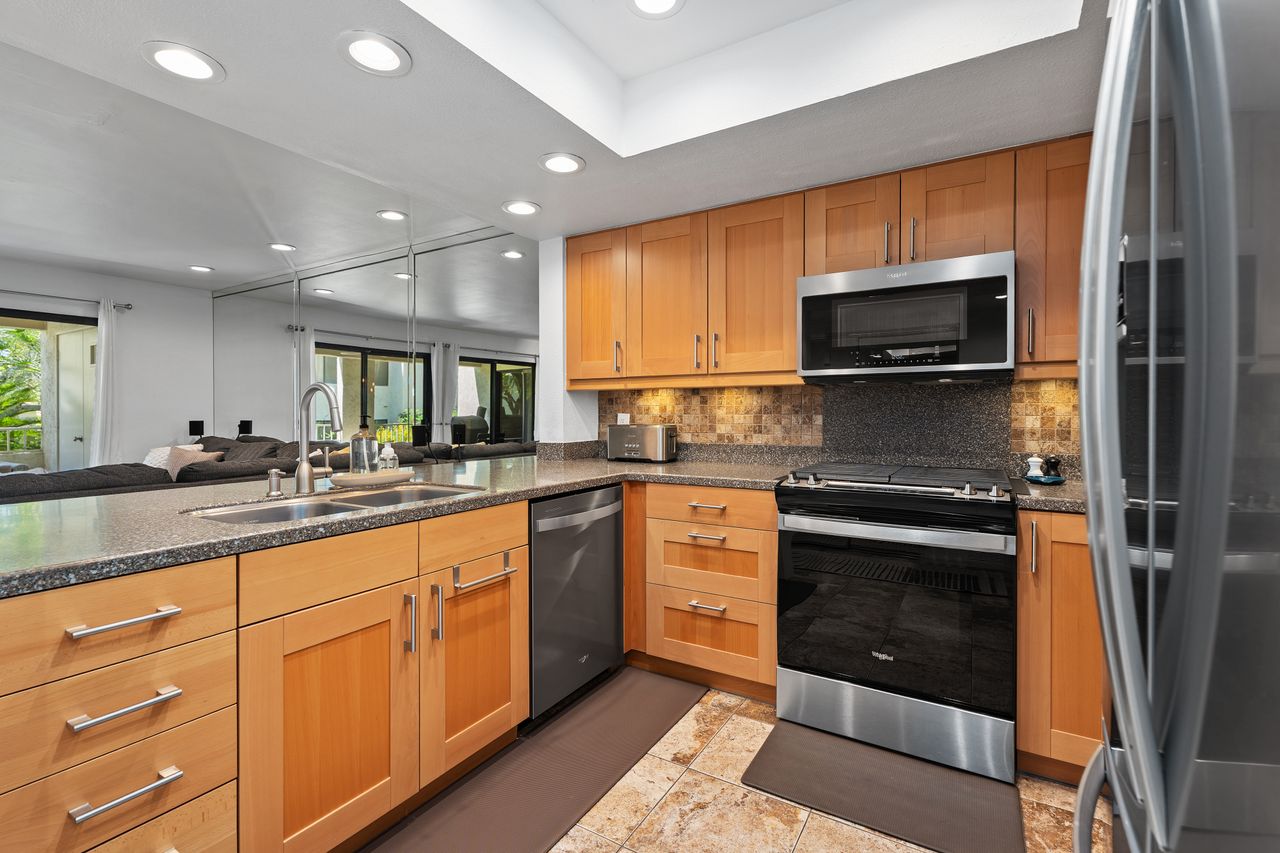 Miraleste Condo