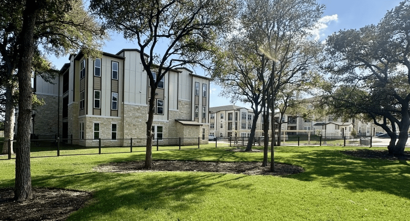 3 Months Free & $1,000 Look & Lease Gift Card!