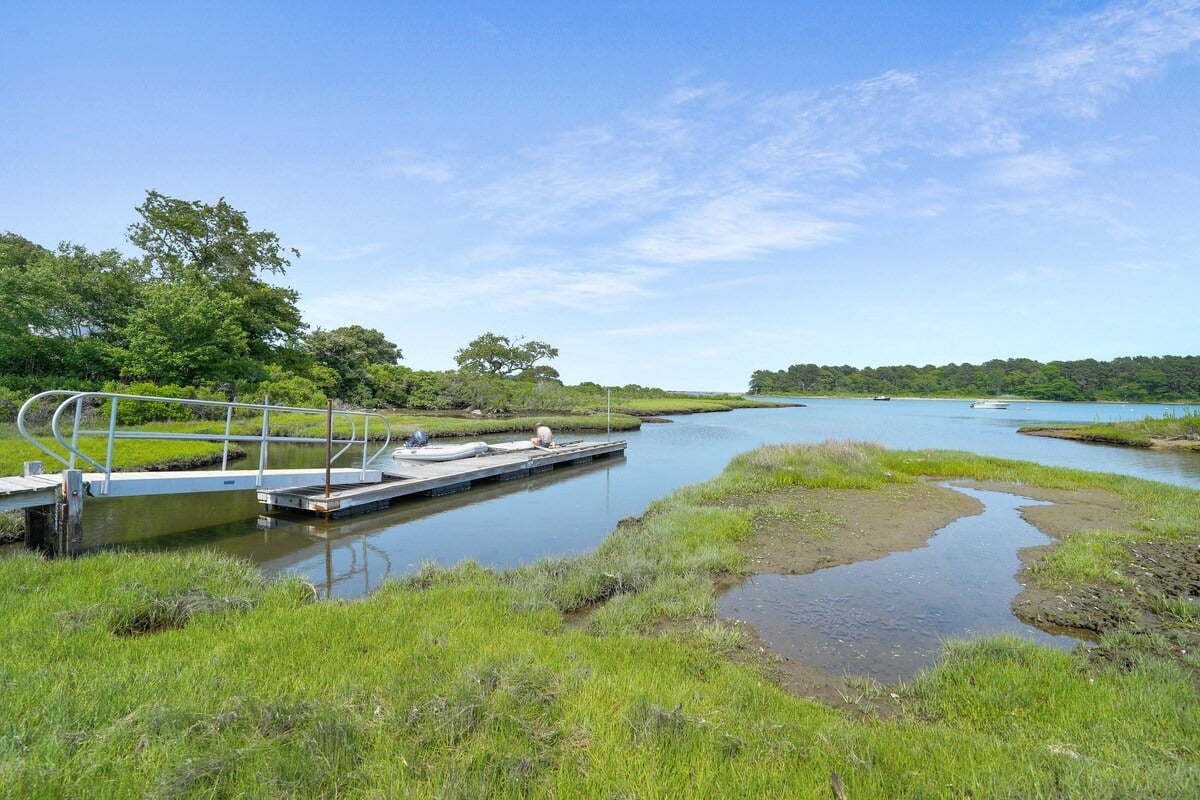 Oak Bluffs Renovated Retreat