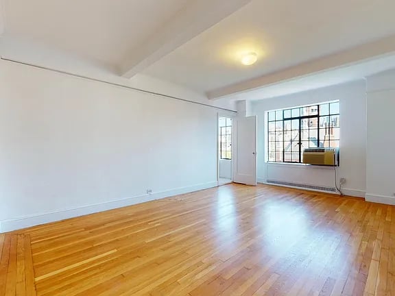 1 Christopher St 8F