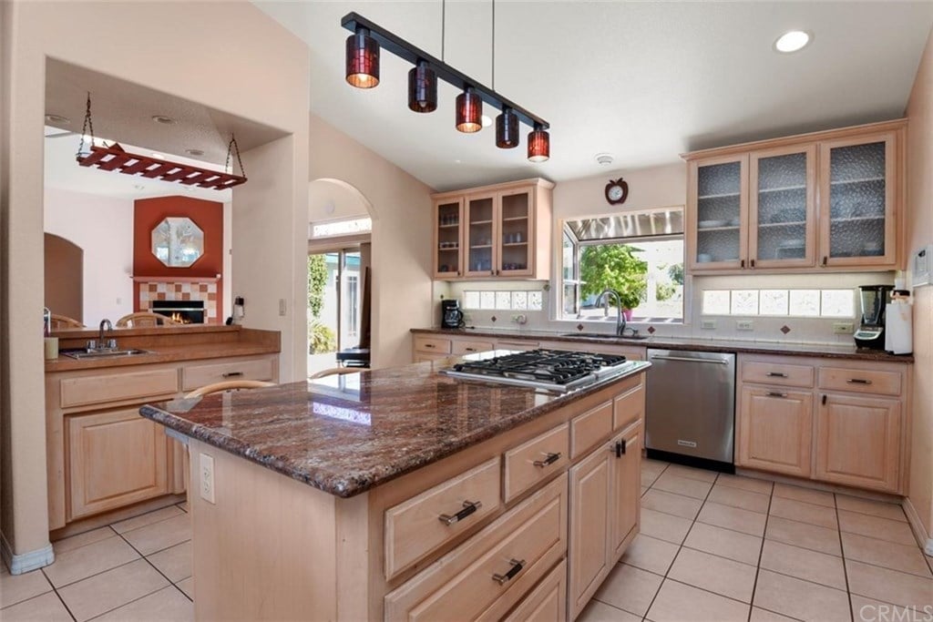 1685 La Cumbre Ln
