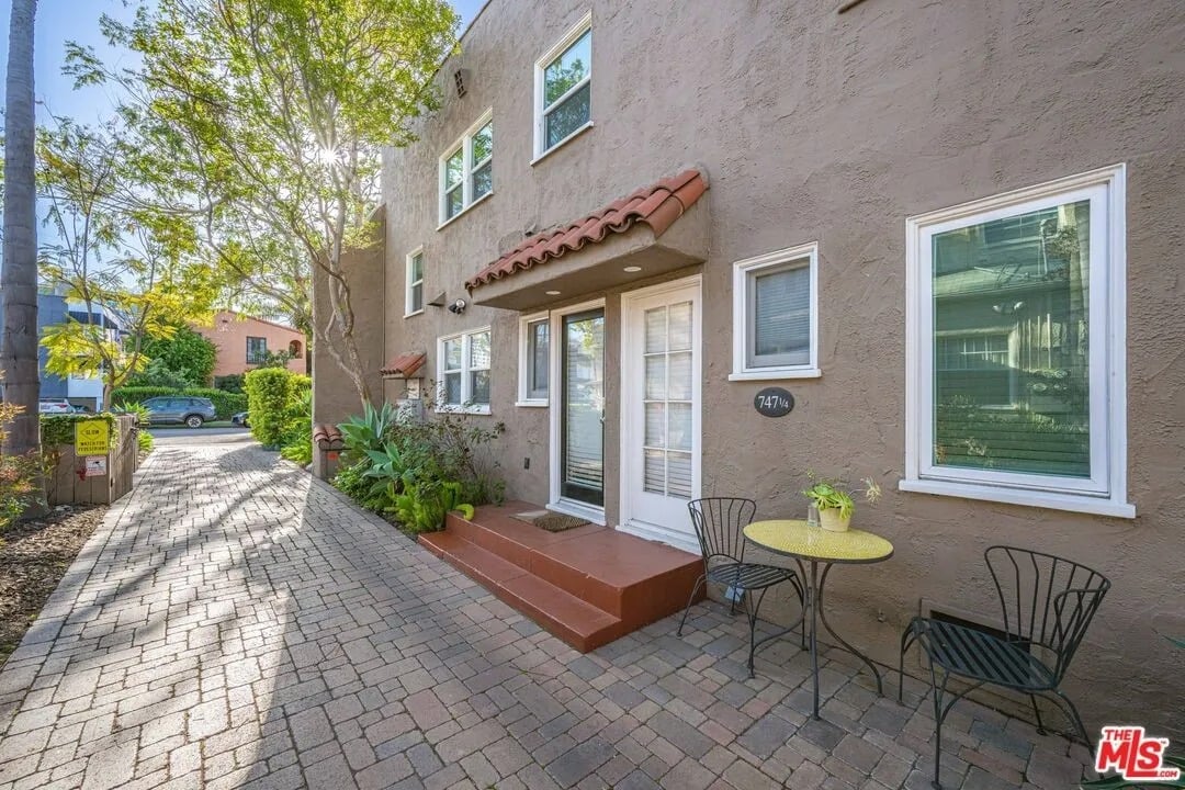745 Hayworth Ave.