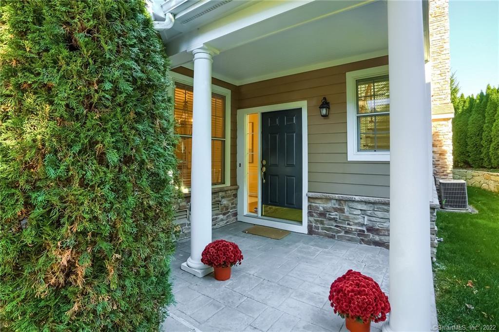 5 Terra Nova Cir