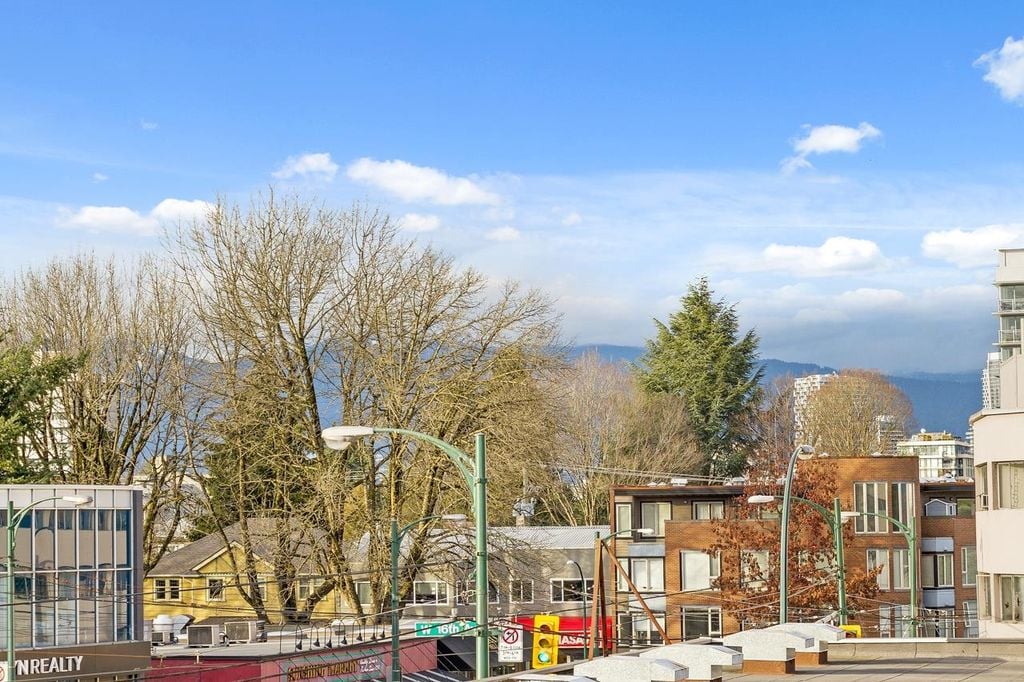 3264 Oak St, #308