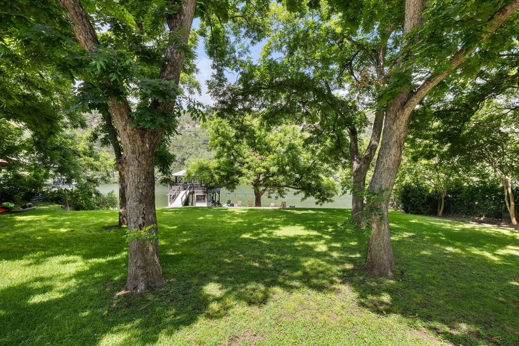 2932 Oestrick Lane
