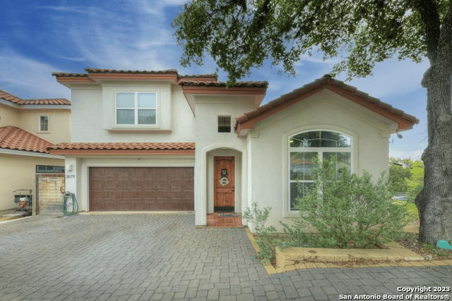 2879 Moncayo Dr