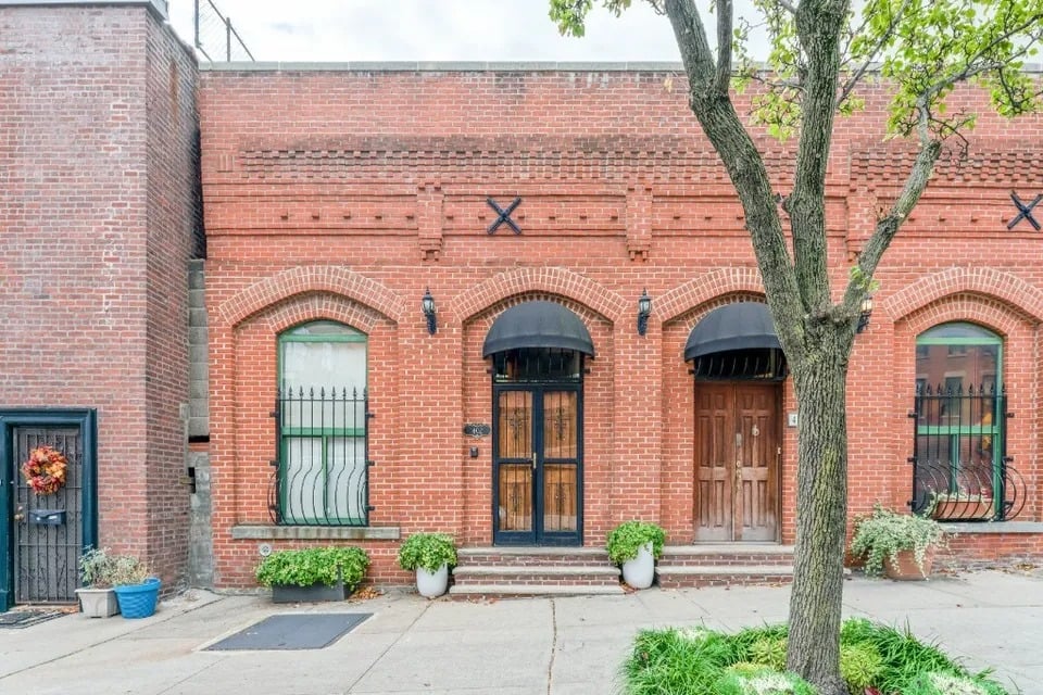 376 President St #TH1