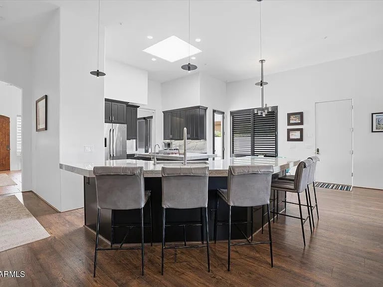 5311 E Gray Wolf Trail