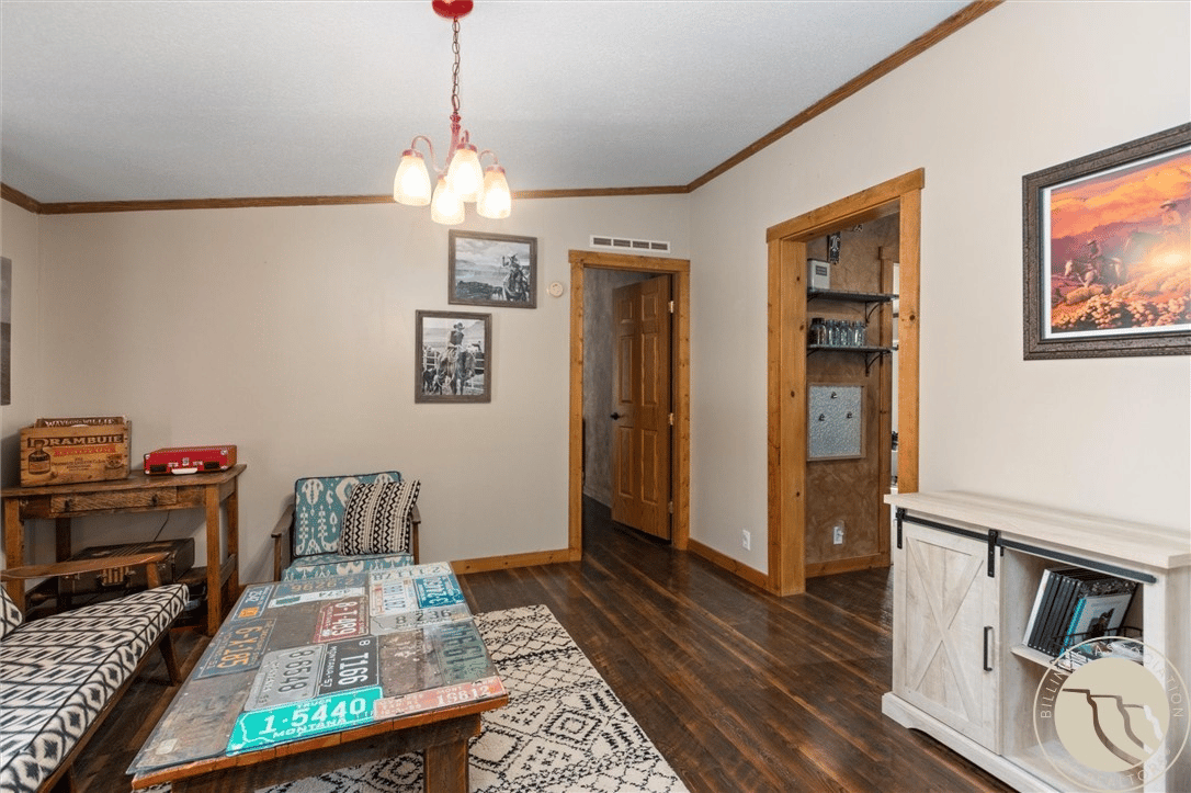3110 Falcon Cir