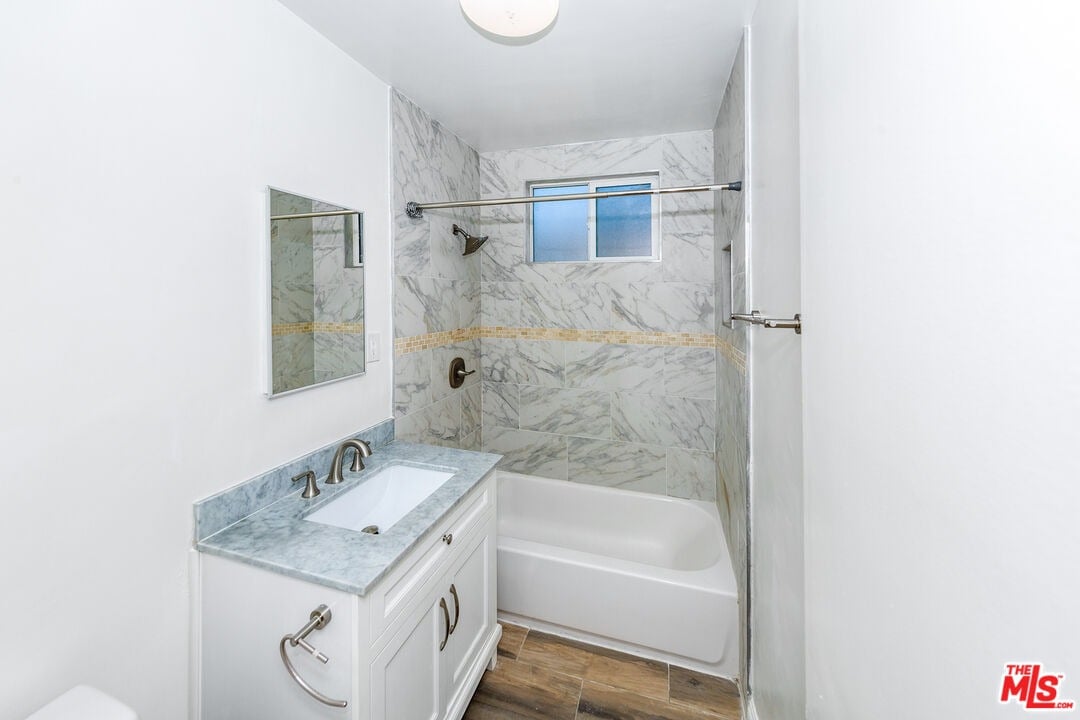 1114 S Sherbourne Dr #6
