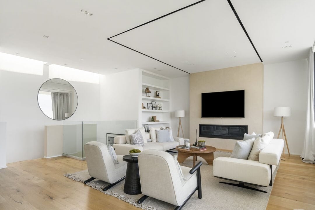 Nova Estate, Sunset Plaza Dr, 90069