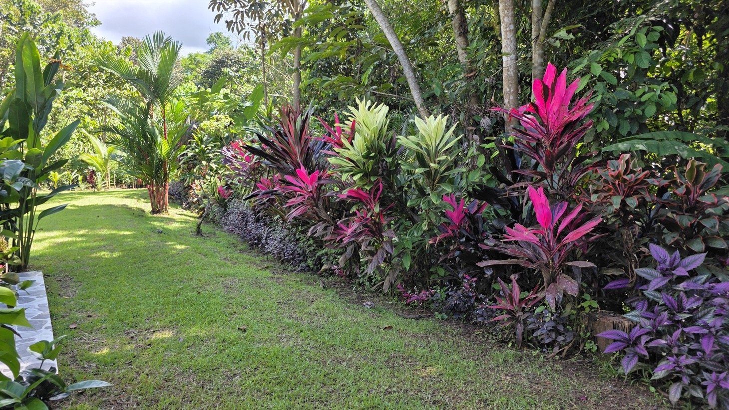 2 Bedroom Solar Home with Creek Frontage