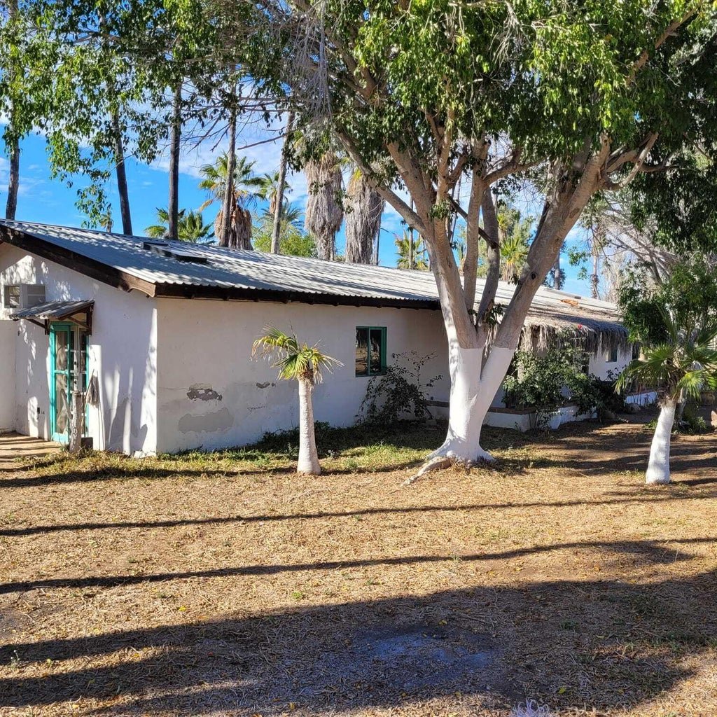 Compound Los Pinos
