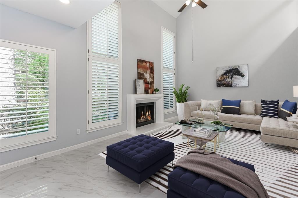 202 Sugarberry Cir