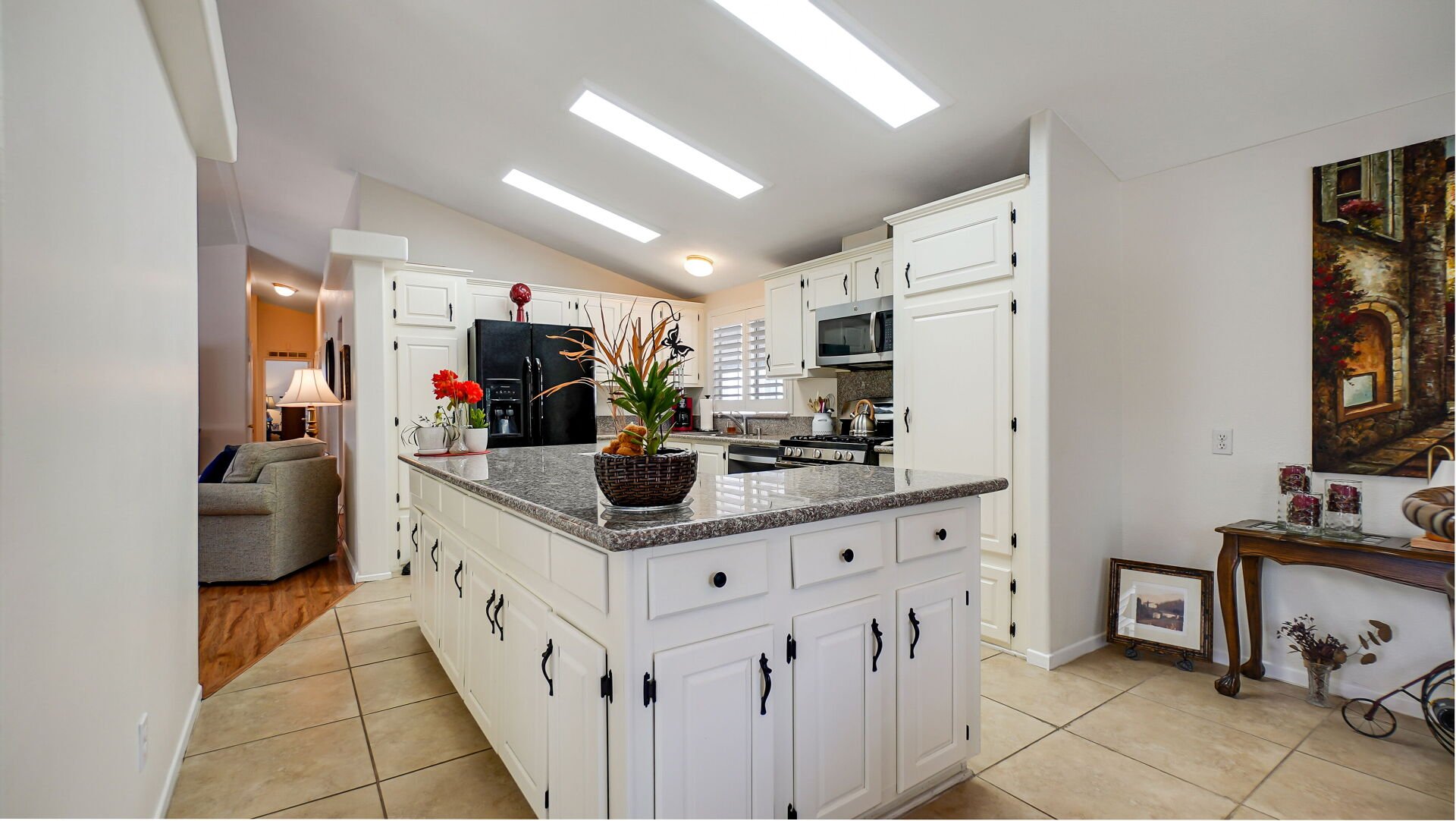 8651 Foothill Boulevard 35