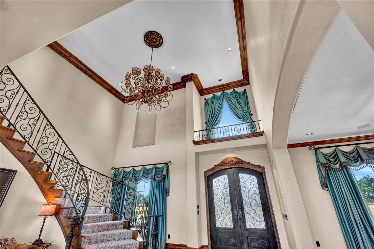 Casa Bella Estate – A Masterpiece of Luxury & Elegance in Mustang, Oklahoma - Wyatt Poindexter - The Agency 