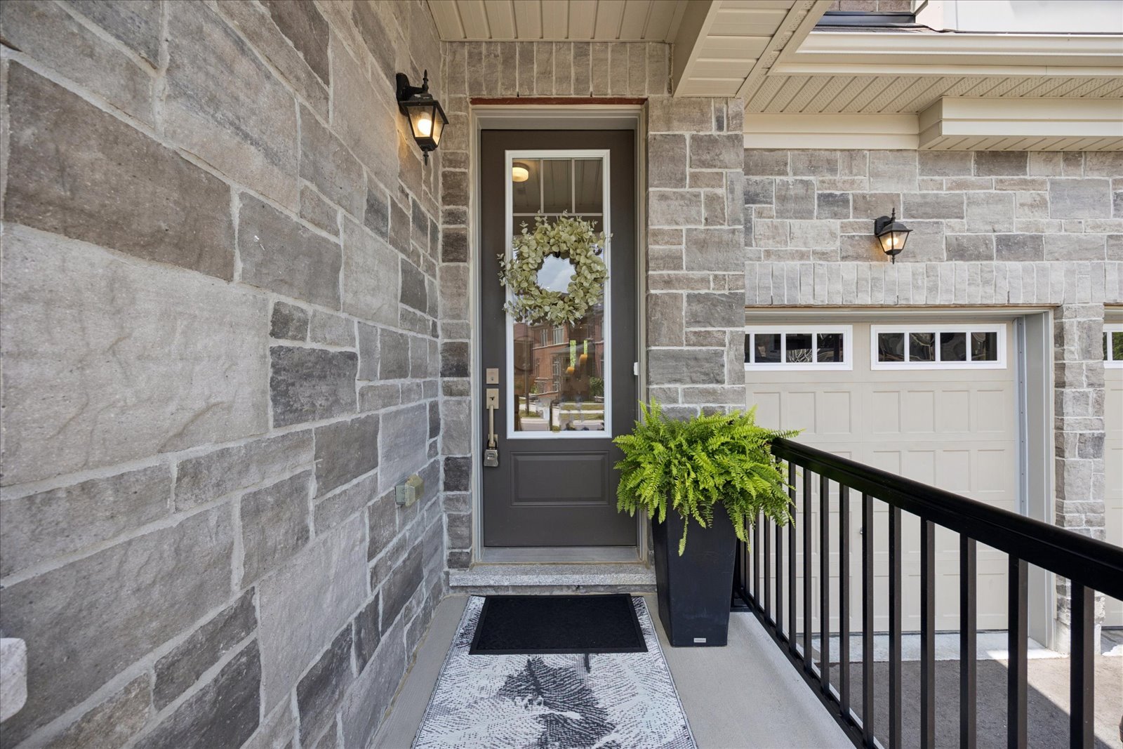 211 Busato Drive, Stouffville