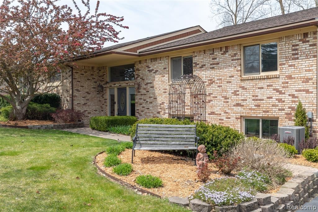 5143 Parview Drive