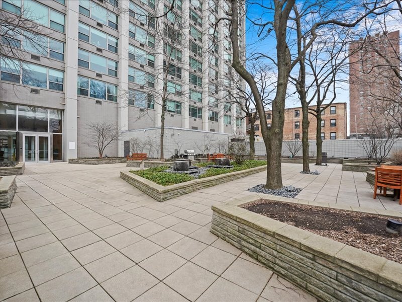 3600 N Lake Shore Dr #207, Chicago, IL 60613