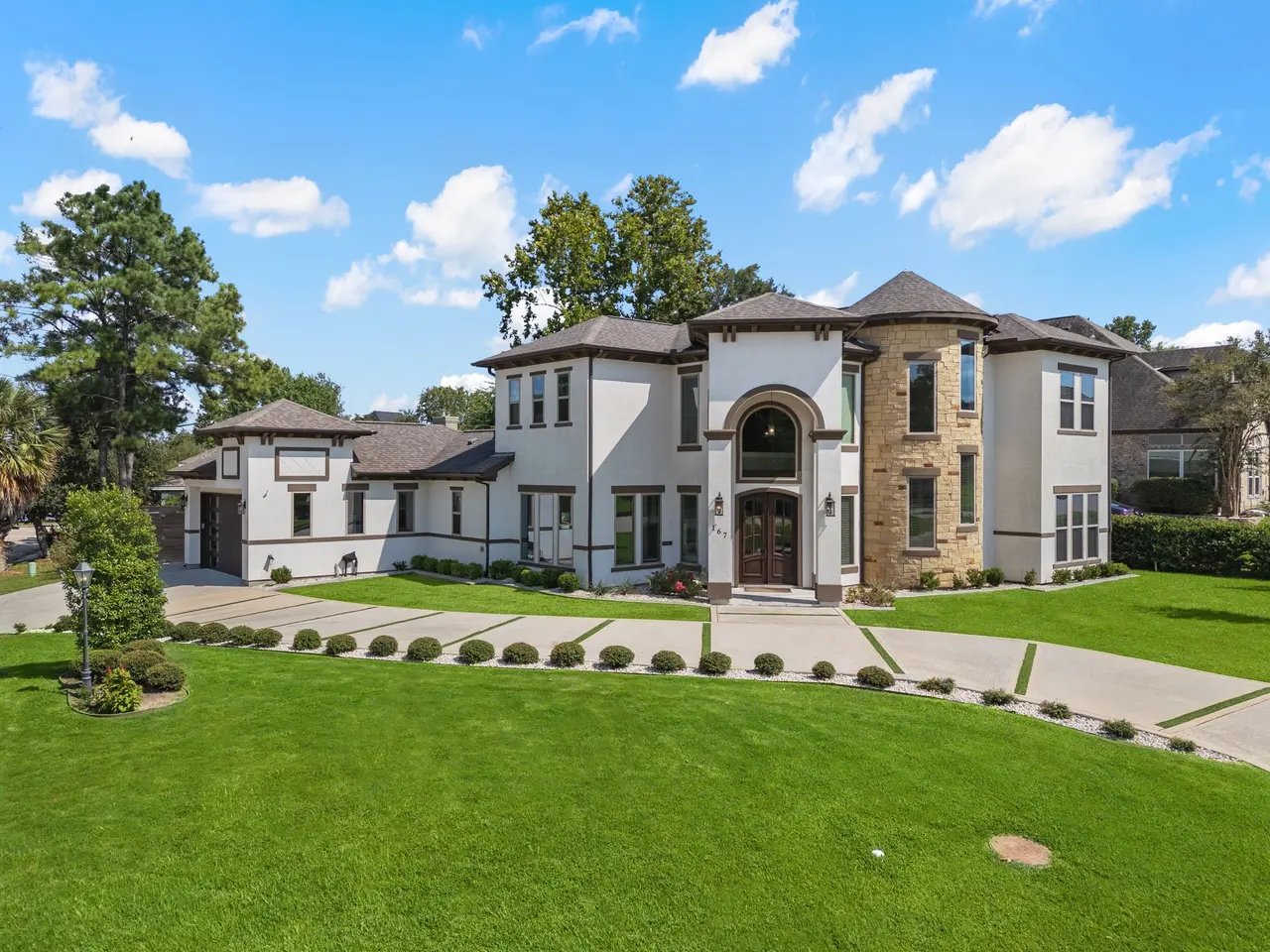 167 Victoria Dr E