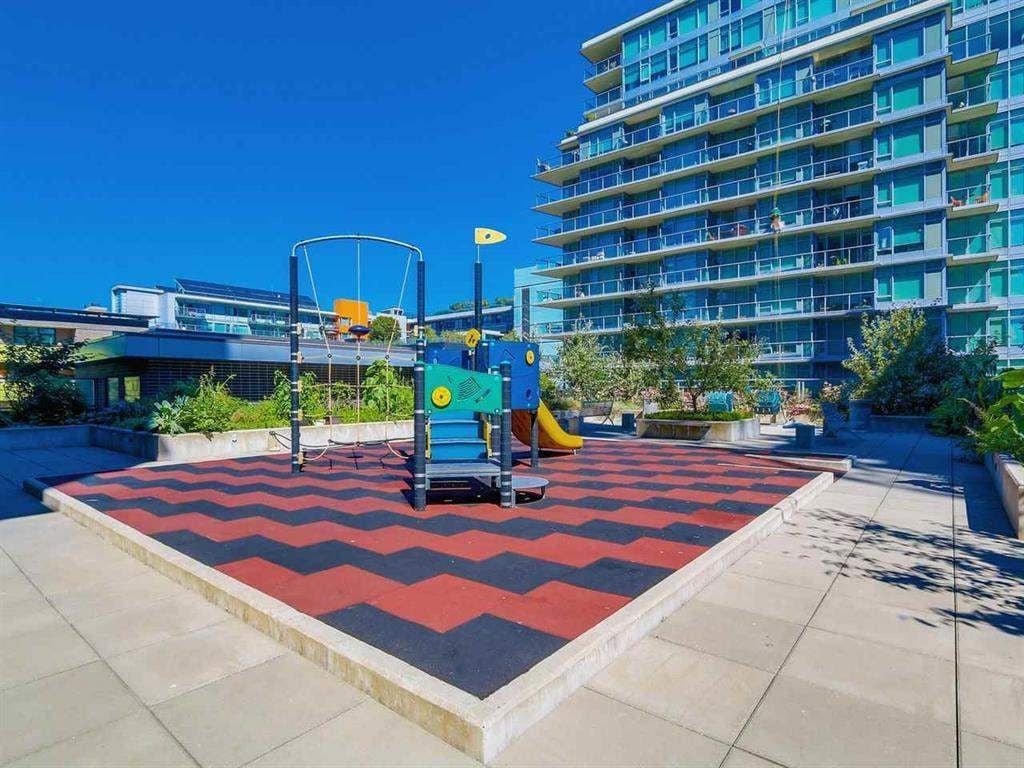 1708 Columbia St, #1101