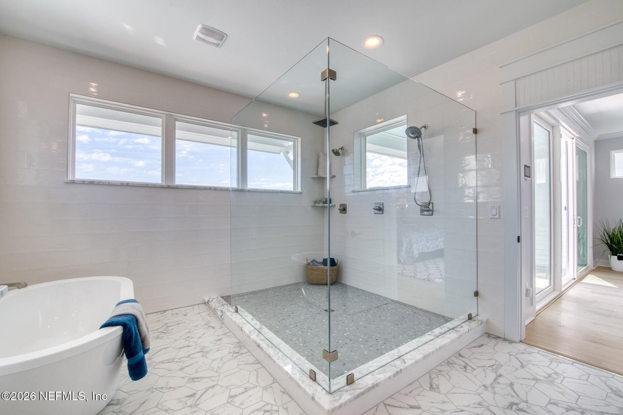 1812 Ocean Dr S