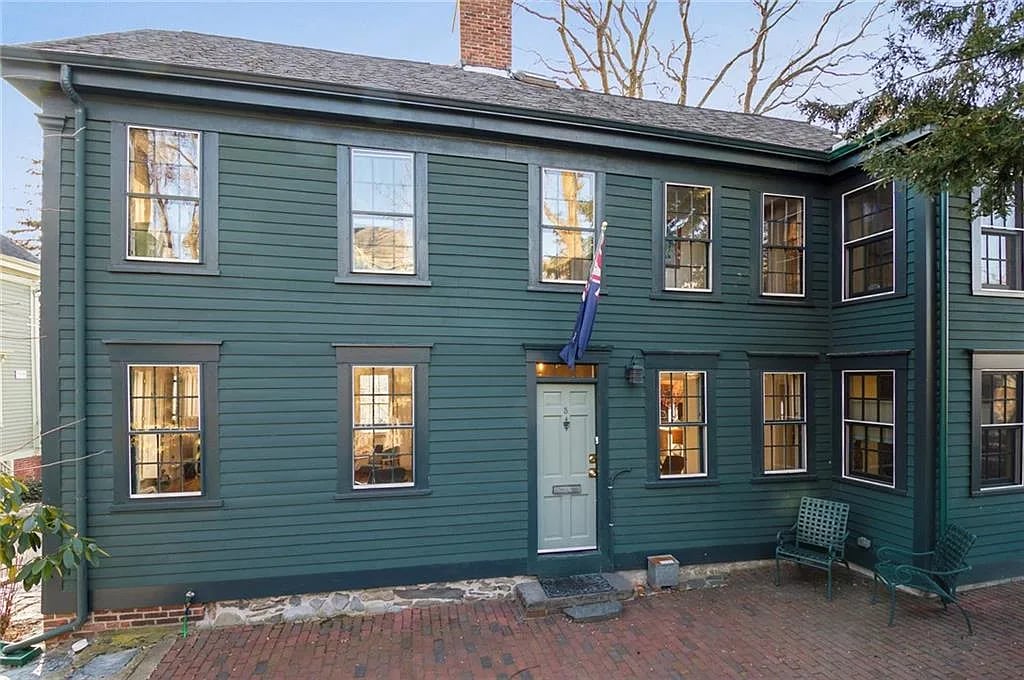 5 Burrs Ln